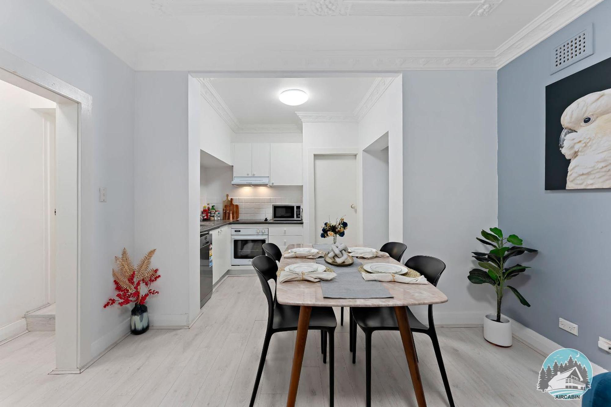 Manly Beachside 2-bed In Spacious House Apartment