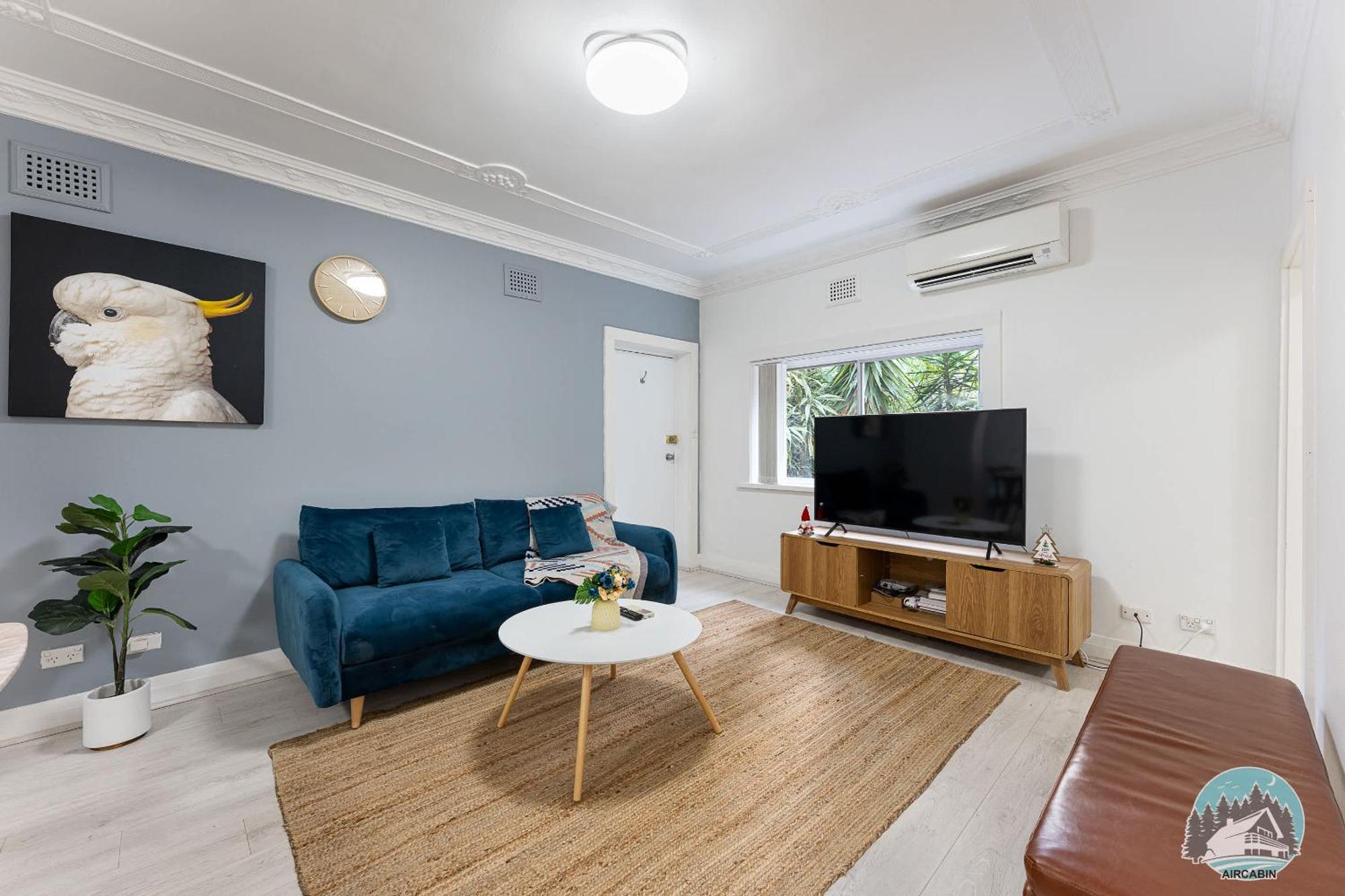 Manly Beachside 2-bed In Spacious House